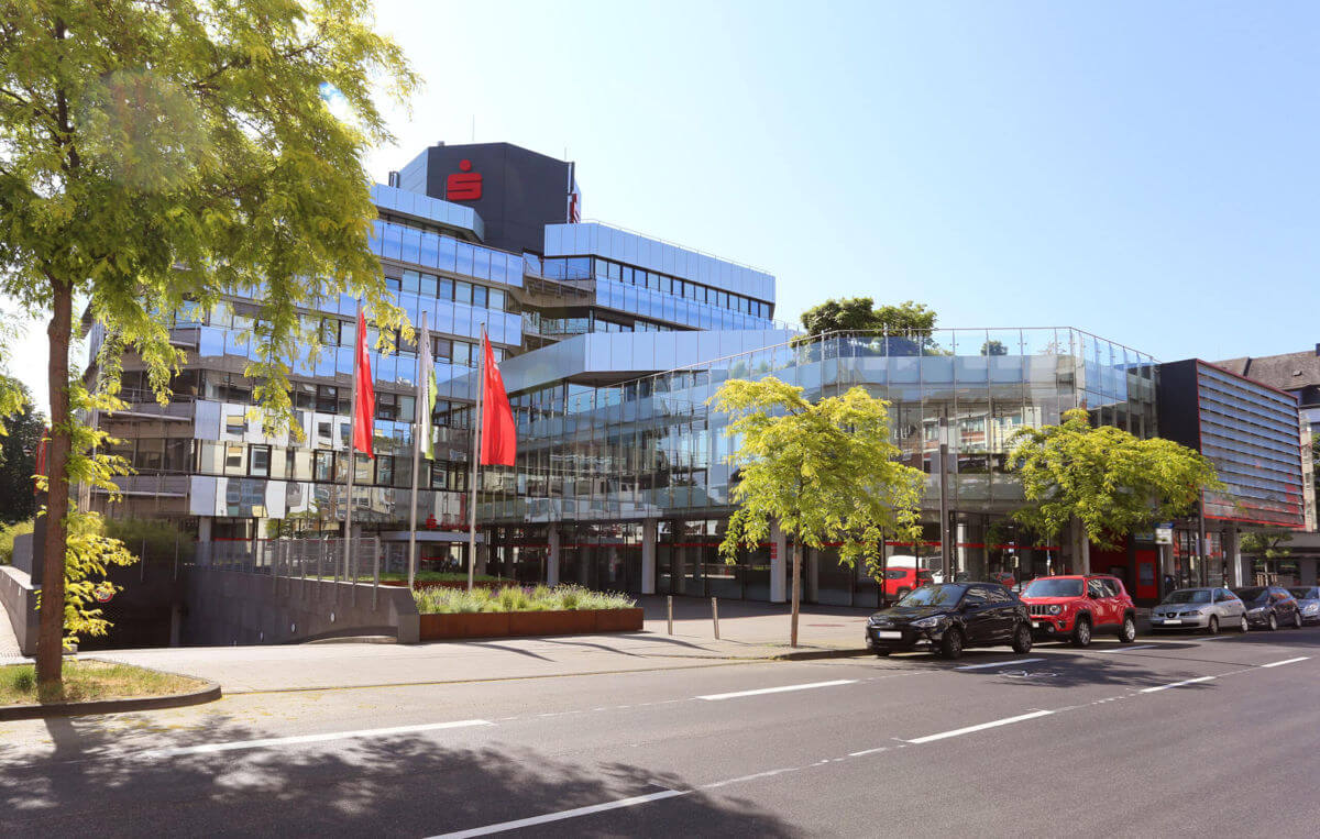 Das Bild zeigt die Hauptstelle der Sparkasse Koblenz.